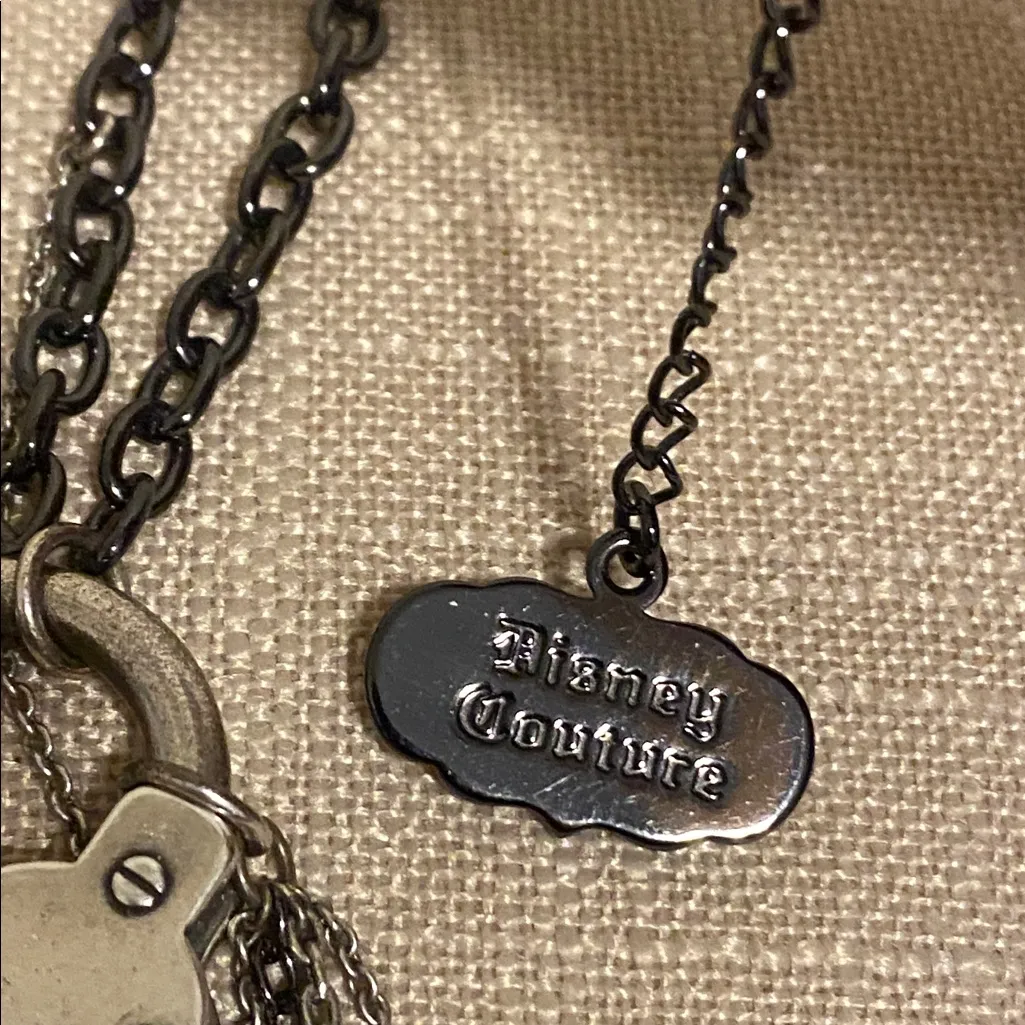 Disney Couture Alice in Wonderland Heart Lock Pendant Necklace Vintage - Image 3