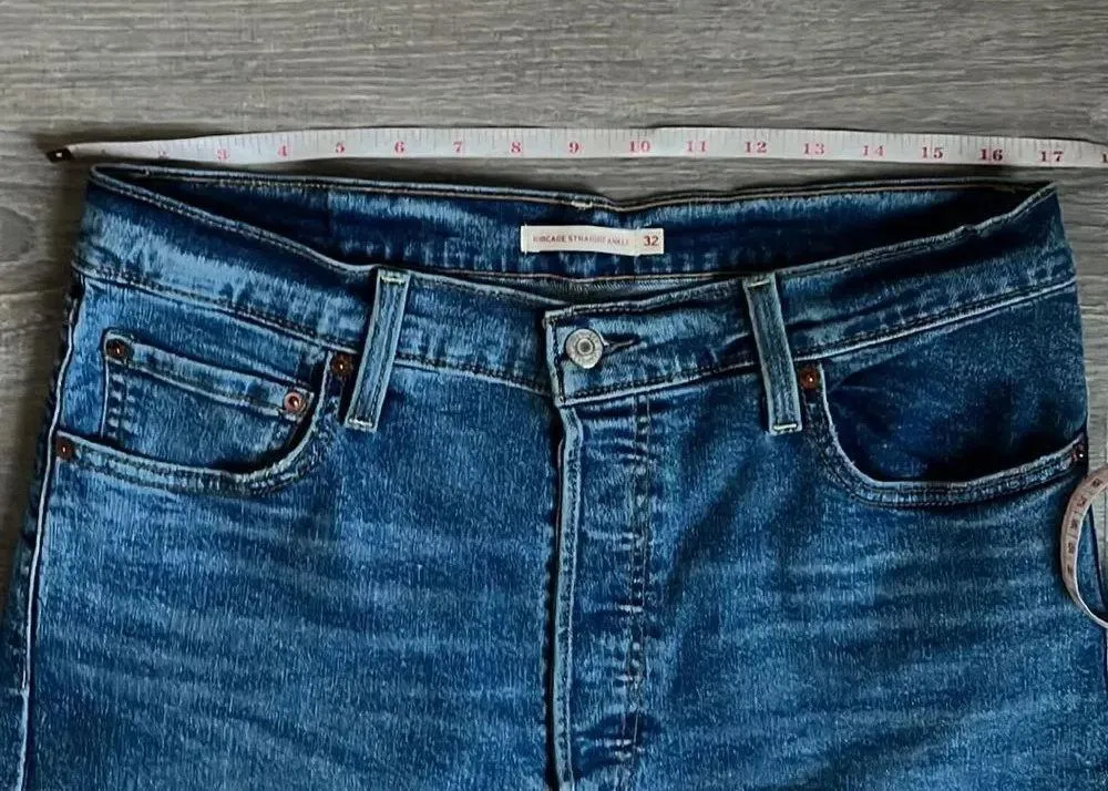 Levi's Ribcage Straight Ankle Jeans - Image 9