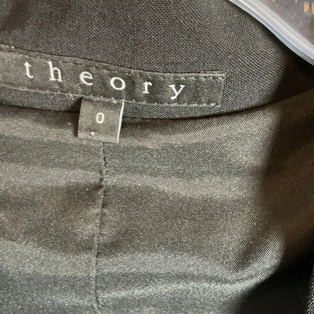 Theory Elegant Black Suit Jacket A0393 - Image 3