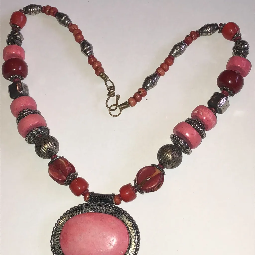 Vintage Pink and Red Coral Boho Western Beaded Necklace - Image 3