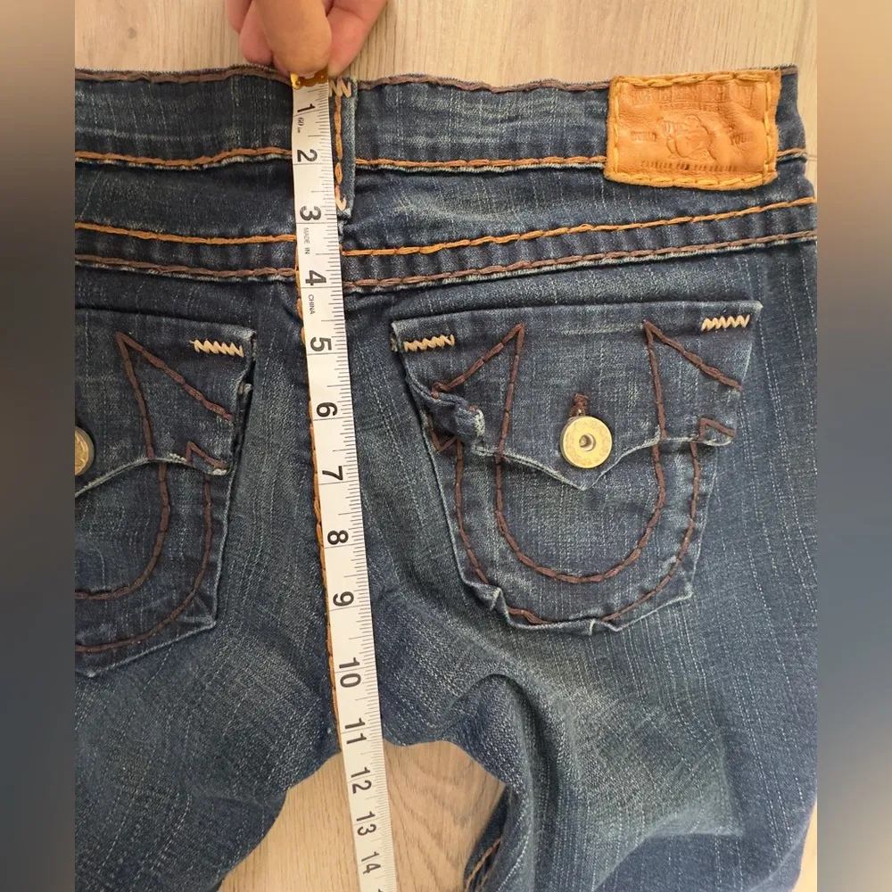True Religion Women's Blue Jeans 🤎👖 - Image 8