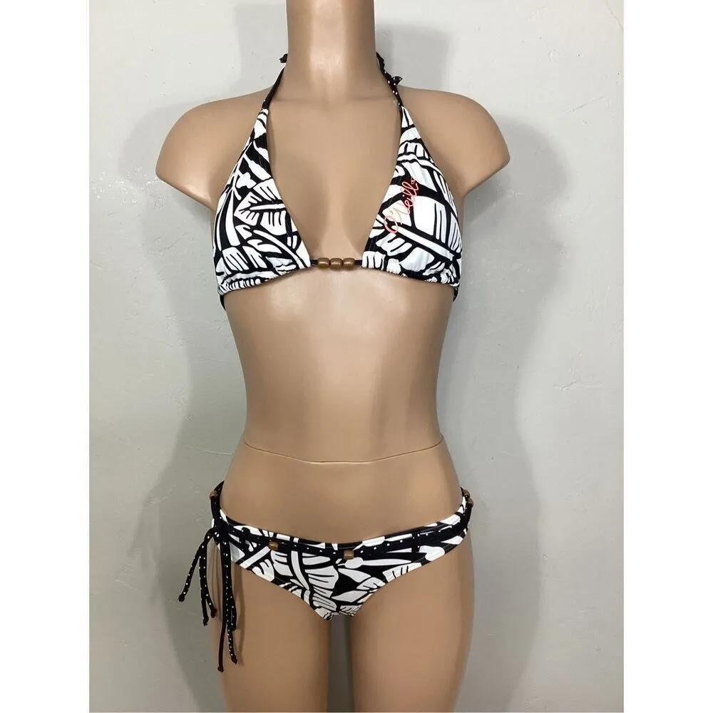 New. O’Neill black and white tropical bikini. M-top/L-bottom . Retails $108 - Image 3