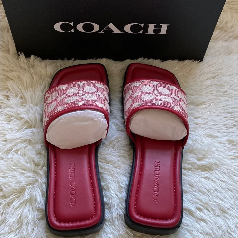 NWT

COACH
Florence "C" Logo Lug-Sole Slide-On
Sandals - Image 6