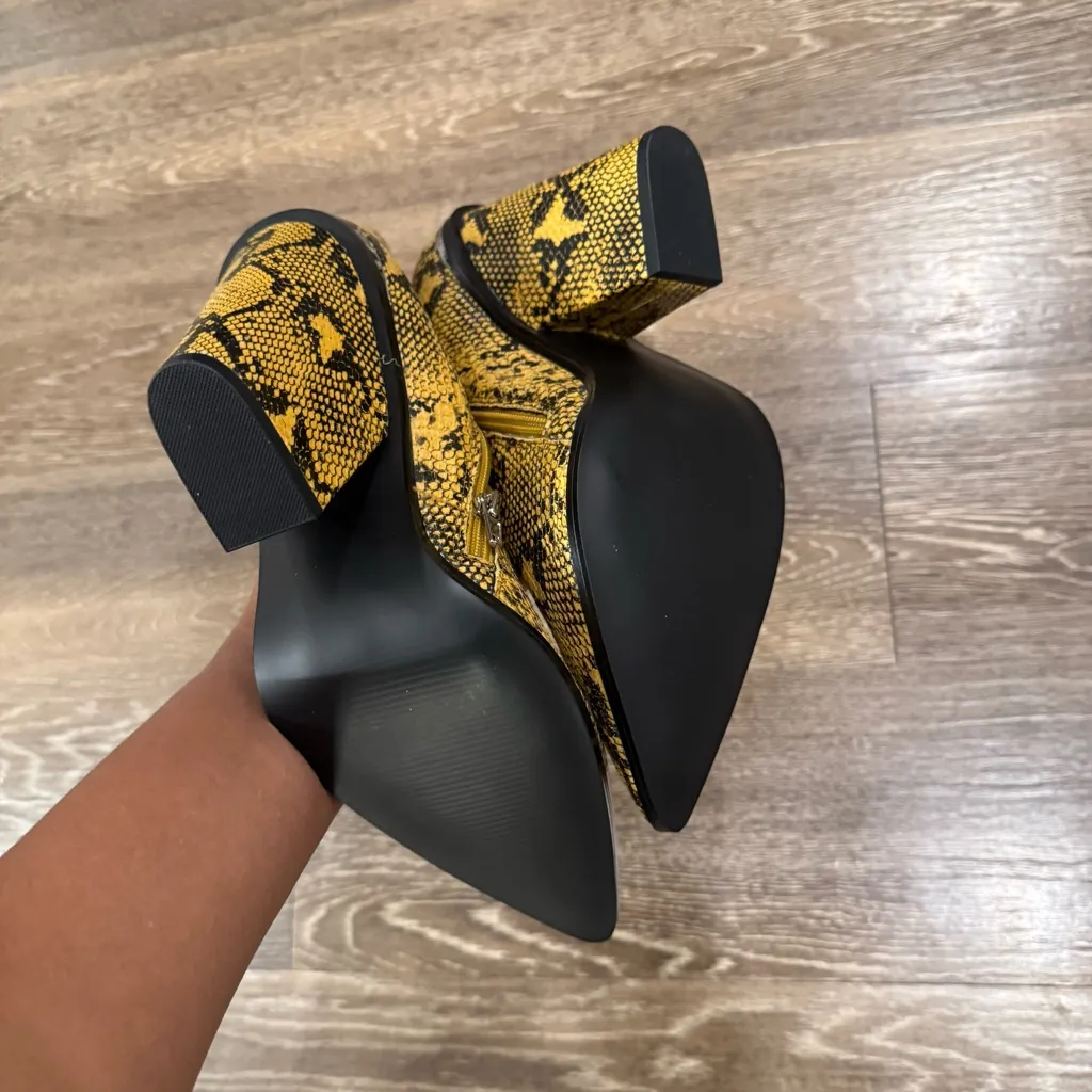 Steve Madden Rarely Yellow Snakeskin Pattern Ankle Booties - Image 6