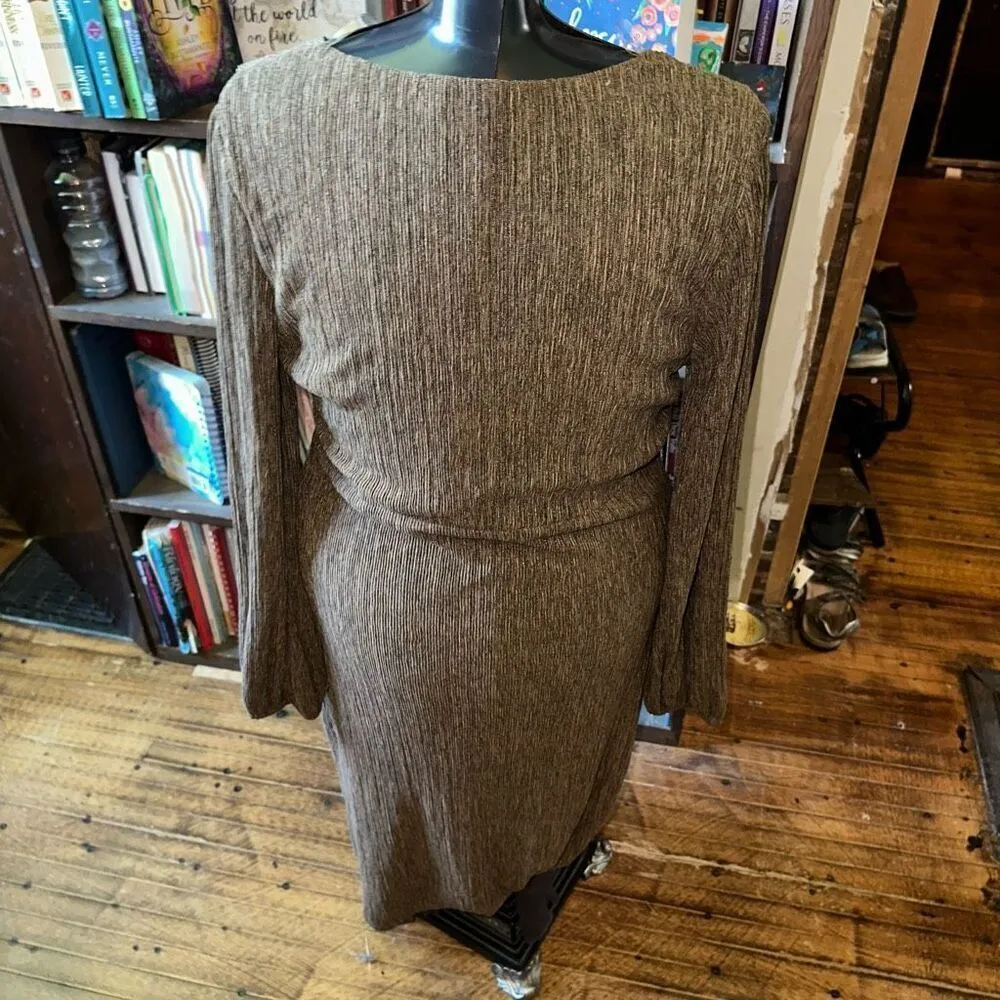 All in Favor Plisse textured v-neck empire waist XL midi dress - Image 5