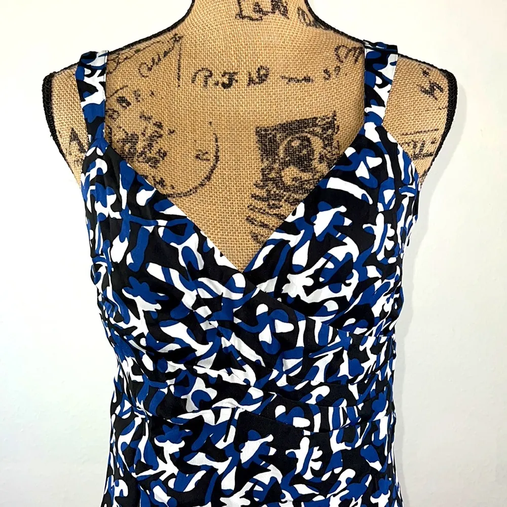 dress midi fit & flare black, blue & white print size 4 NWT - Image 4