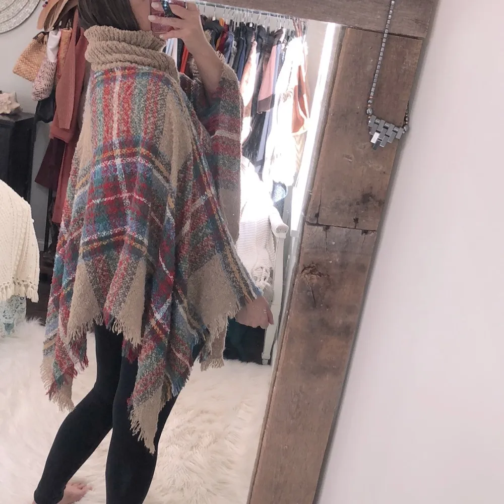 ONE size tartan plaid knit sweater cape - Image 4