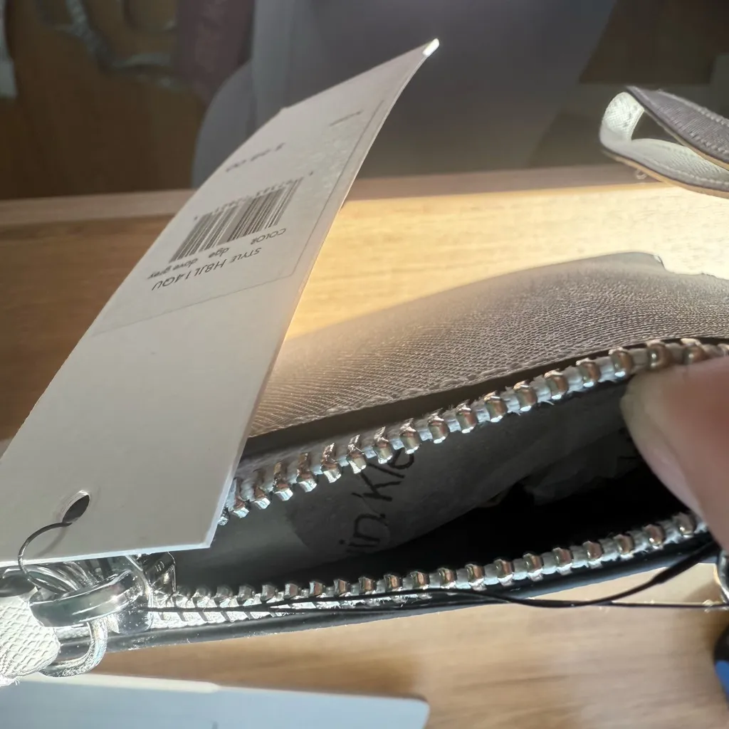 Calvin Klein Wristlet Pouch‎ Dove Grey Saffiano Leather Zip Clutch New With Tag - Image 7