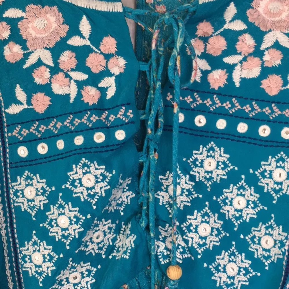 Wonderly • Boho Flowy Blue Pink Floral Embroidered Lace Front Top Medium - Image 7