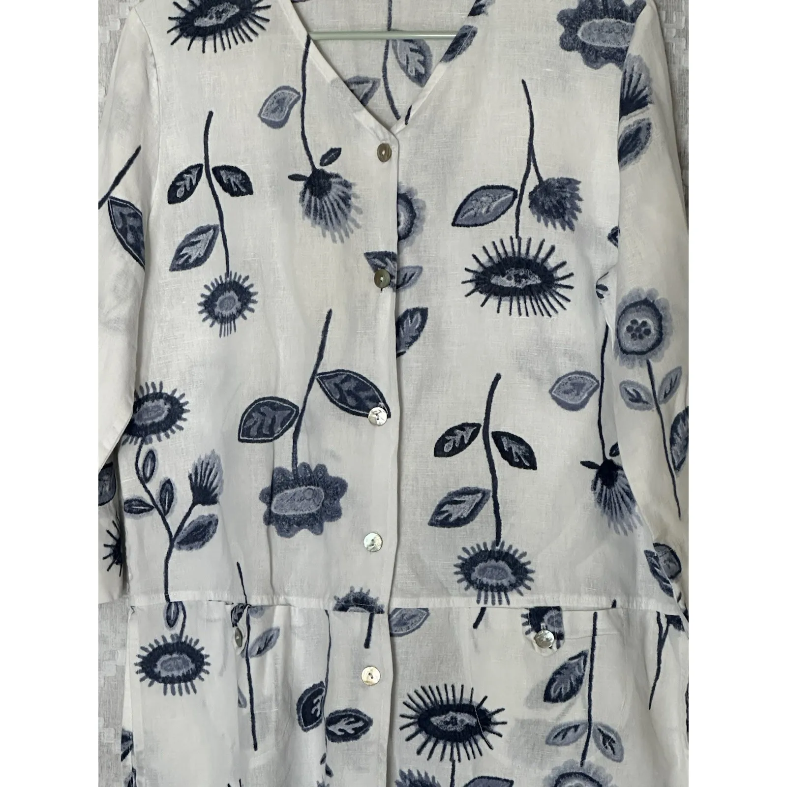 Hot Cotton Linen Blend Button Down Shirt Medium Floral Coastal Grandma White Size XL - Image 3