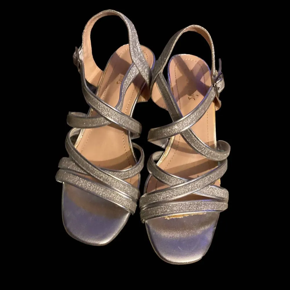 DREAM PAIRS Women’s Silver Wedge Strappy Heels Size 7.‎ - Image 2