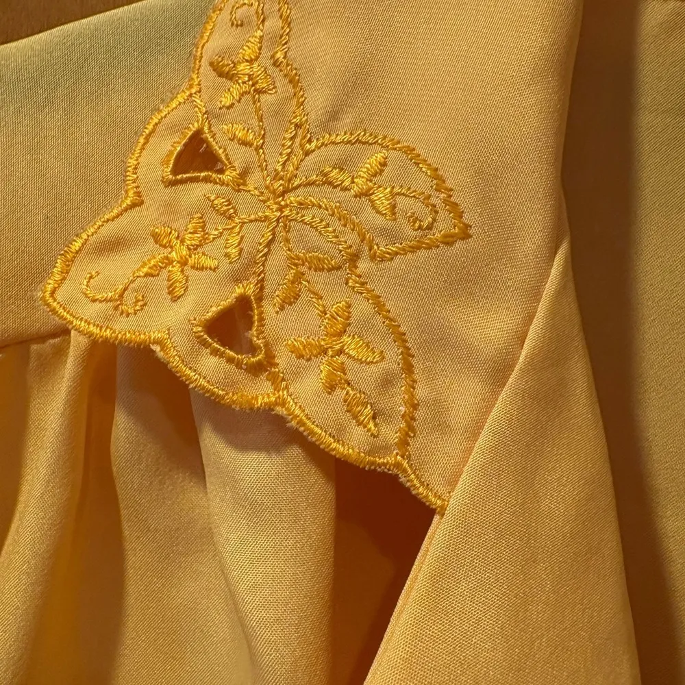 Vintage Rhapsody Yellow Blouse Short Button-Up Shirt Poly - Image 4