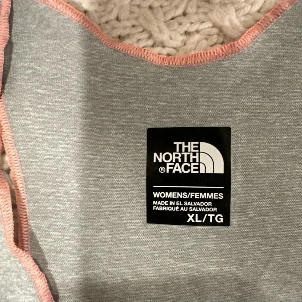 THE NORTH FACE WOMENS TANK
XL GRAY NWOT - Image 2