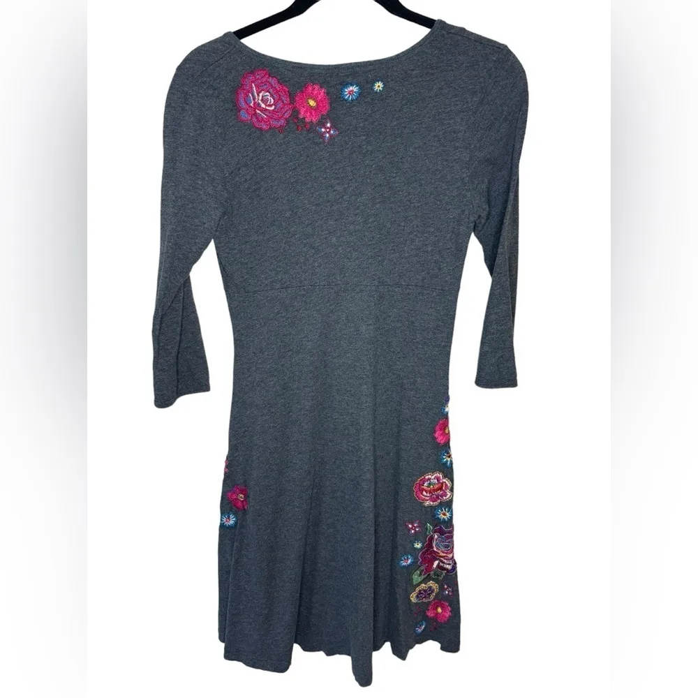 Johnny Was Embroidered Floral Twist Front Dress Size S Grey - Image 2