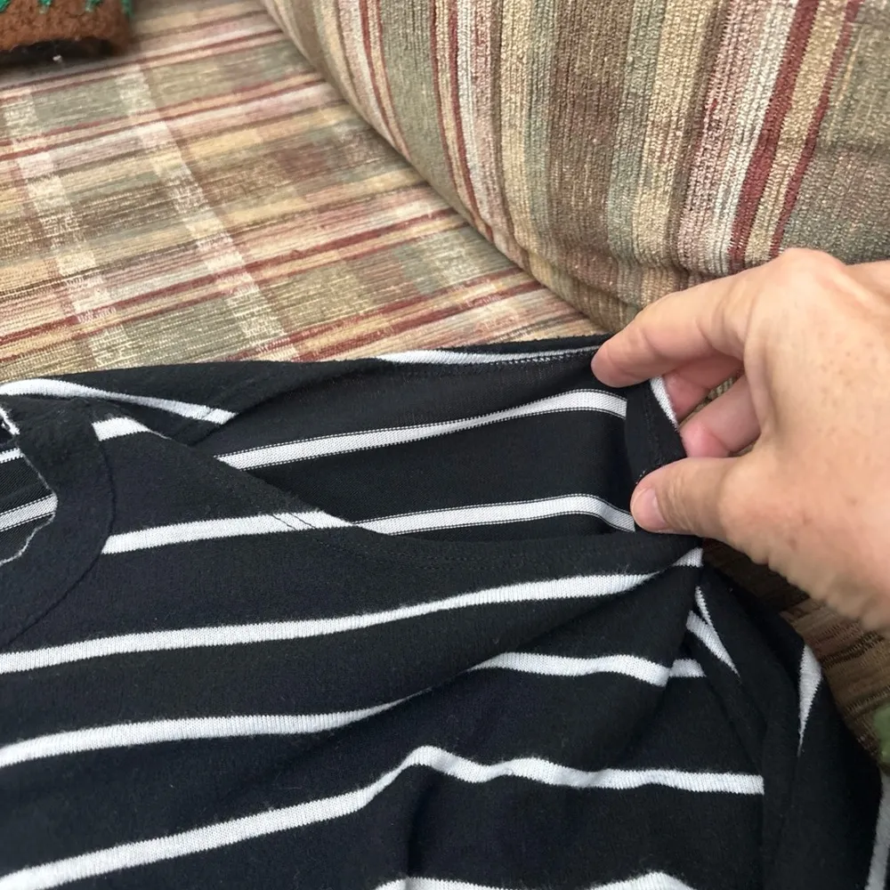 Chasor cold shoulder open back small sweater - Image 2