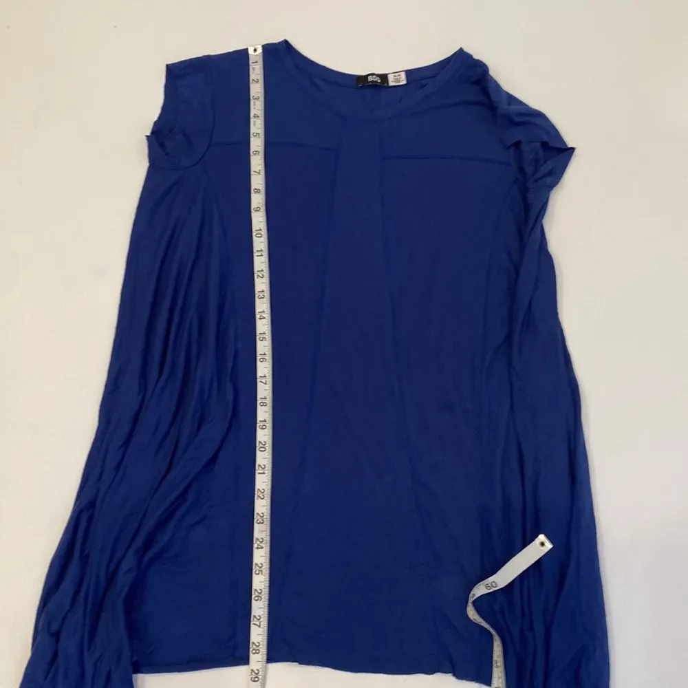 BDG Cap Sleeve Shark Bite Hem T-Shirt EUC Sz M Casual Stretchy Contemporary - Image 7