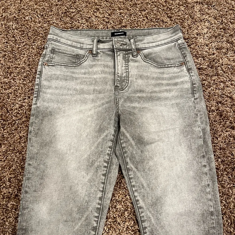 Mid Rise Gray Skinny Jeans - Image 4