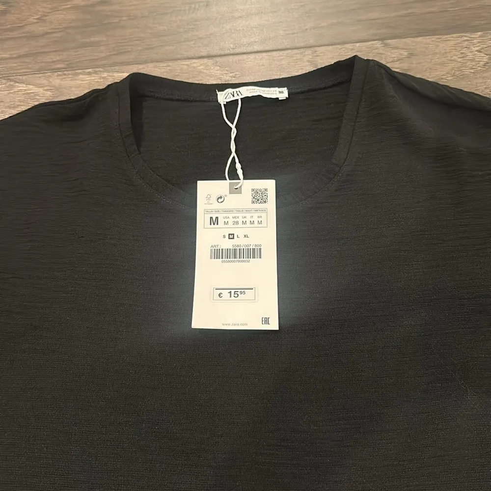 NWT Zara Black Textured Flutter Sleeve Top Sz M - Image 5