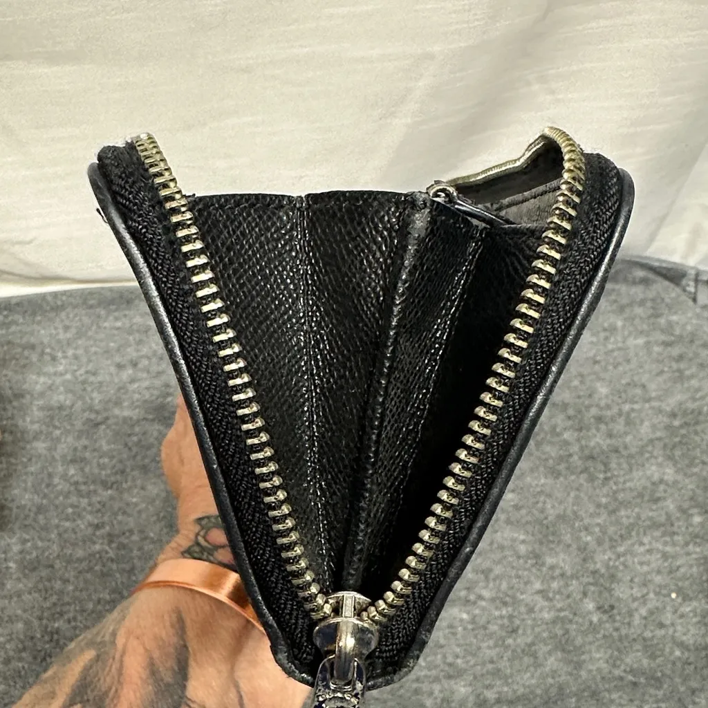 Coach Signature Black Zip Wallet - Image 9