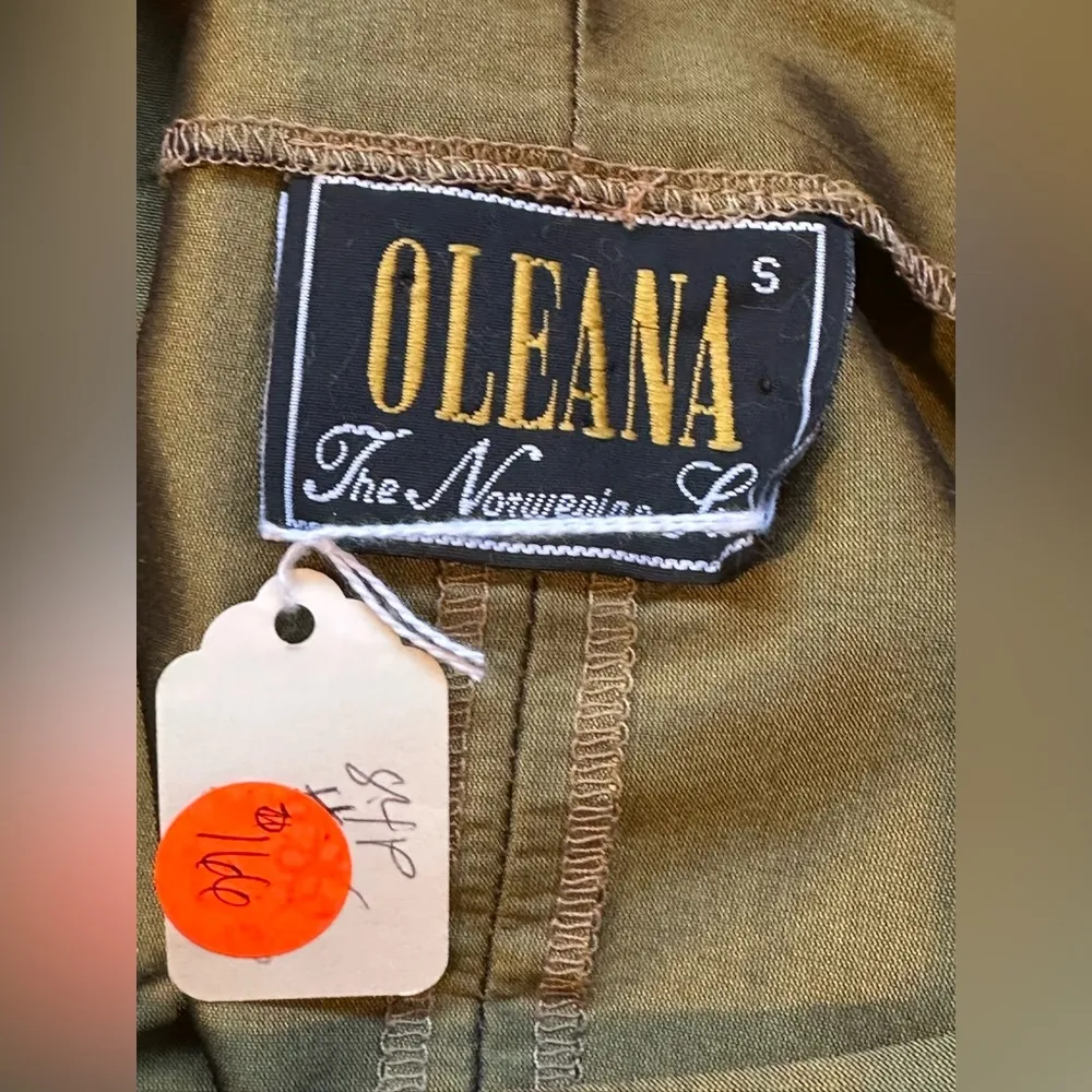 Oleana The Norwegian Story Green/Gold NWT Shell 100% Silk Made In Norway Sz S. Green - Image 8