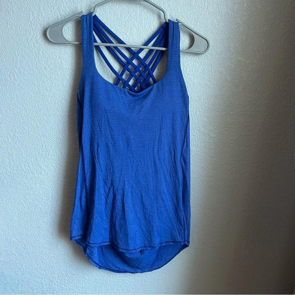 Lululemon Wild Tank
Heathered Sapphire Blue / Mini Coast Camo - Image 4