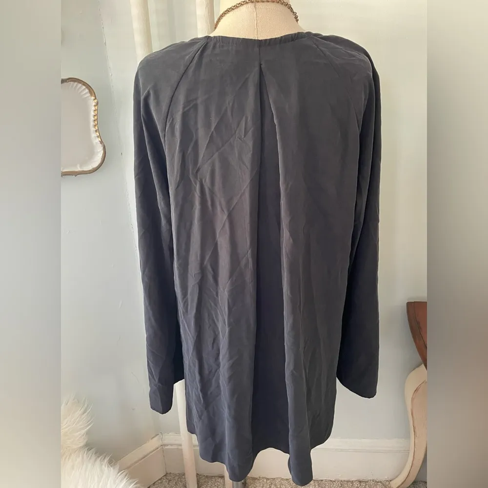 Aritzia Babaton 1-01 black YAEL BLOUSE M - Image 3