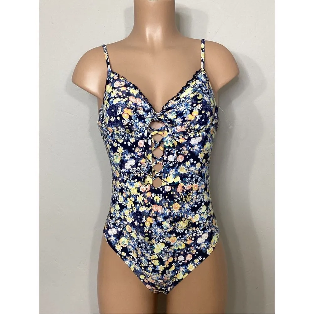 New. Red Carter floral and citrus swimsuit. Retails $179. Medium - Image 4