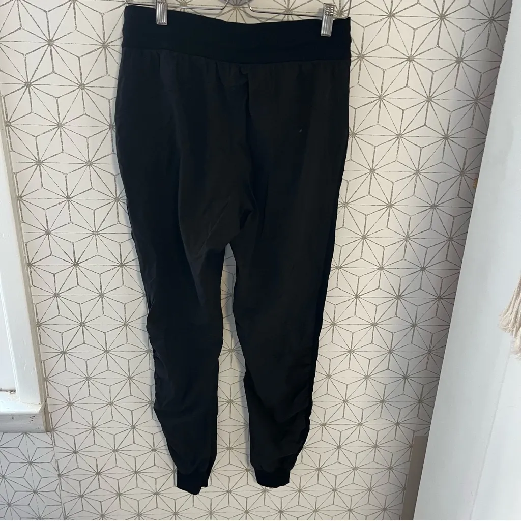 Lululemon Beyond the Studio Jogger
Black - Image 9