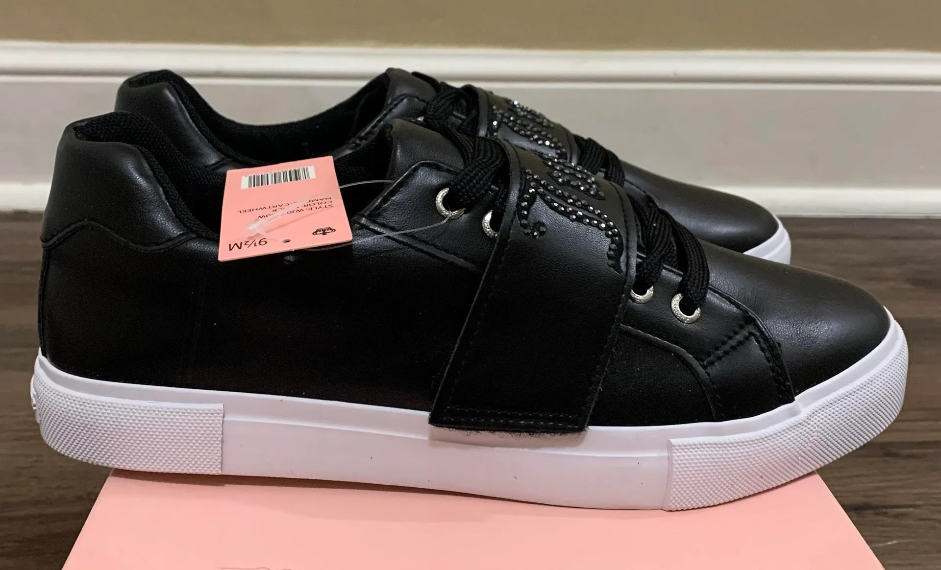 Black & White Cartwheel Sneakers - Image 4