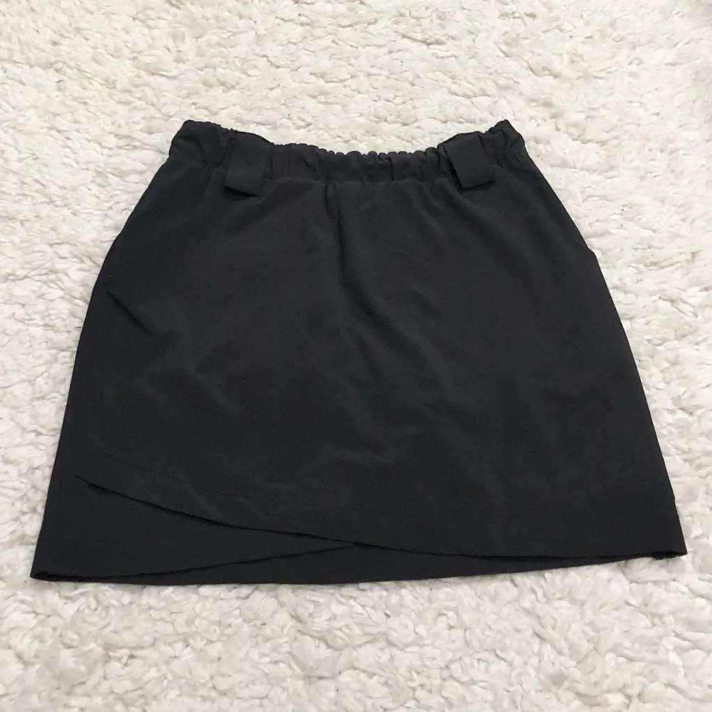 Athleta Destination Tulip Hem Pockets Skort‎ Black XXS - Image 2