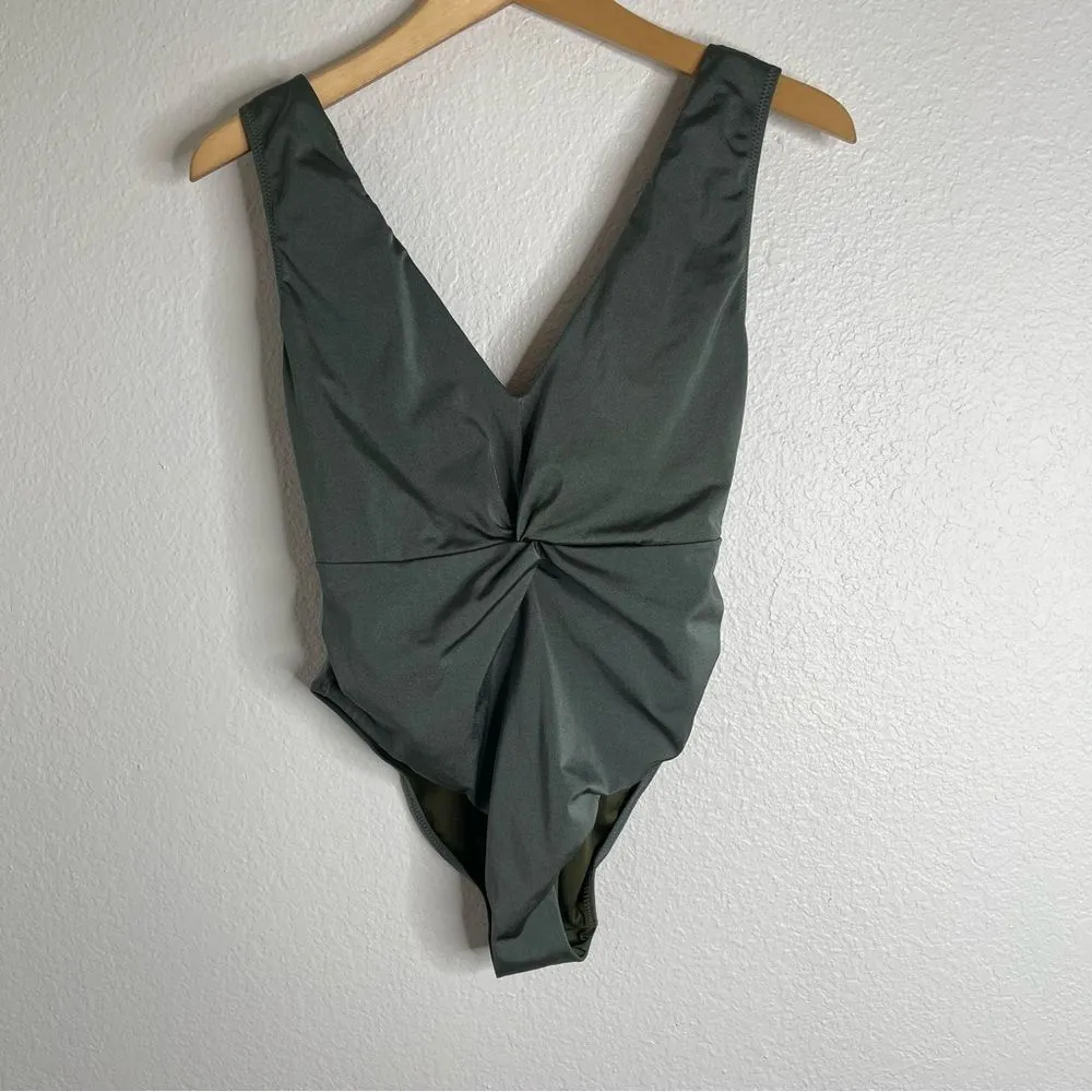 Milonga‎ Beachwear Entero Verde French Green Twist Front Open Back Swimsuit - Image 3