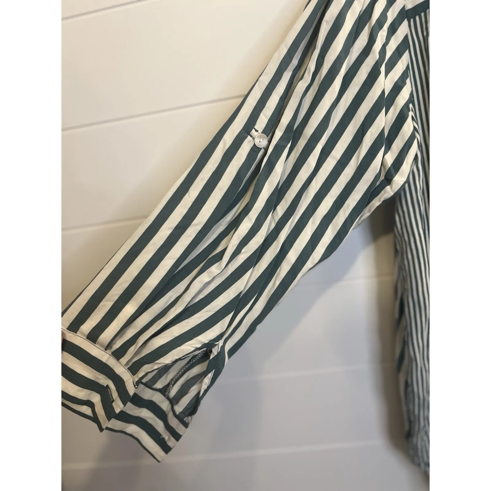 JANE AND DELANCEY womens 1X Green & White STRIPED rayon buttoned blouse - Image 10