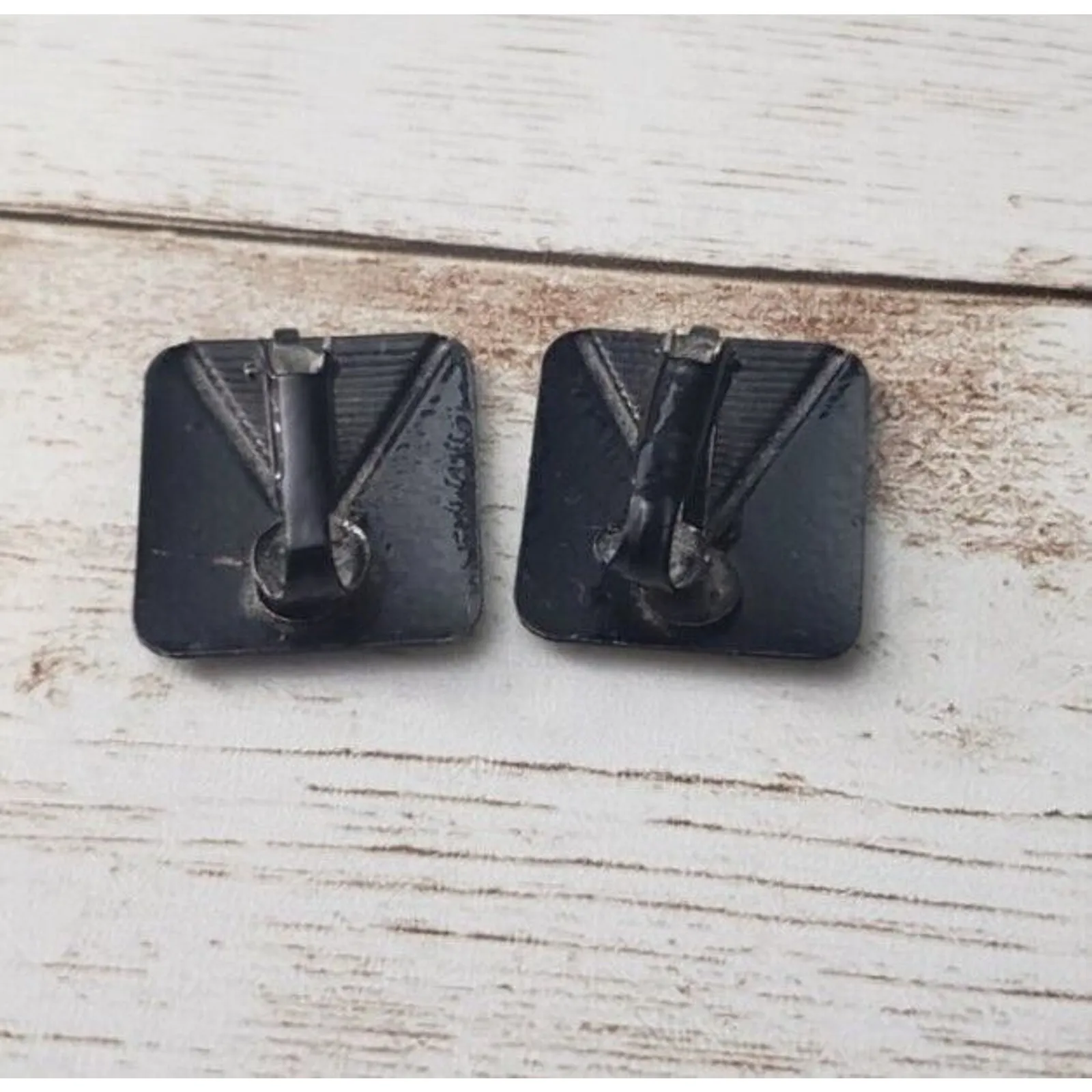 Vintage Clip On Earrings - Image 3