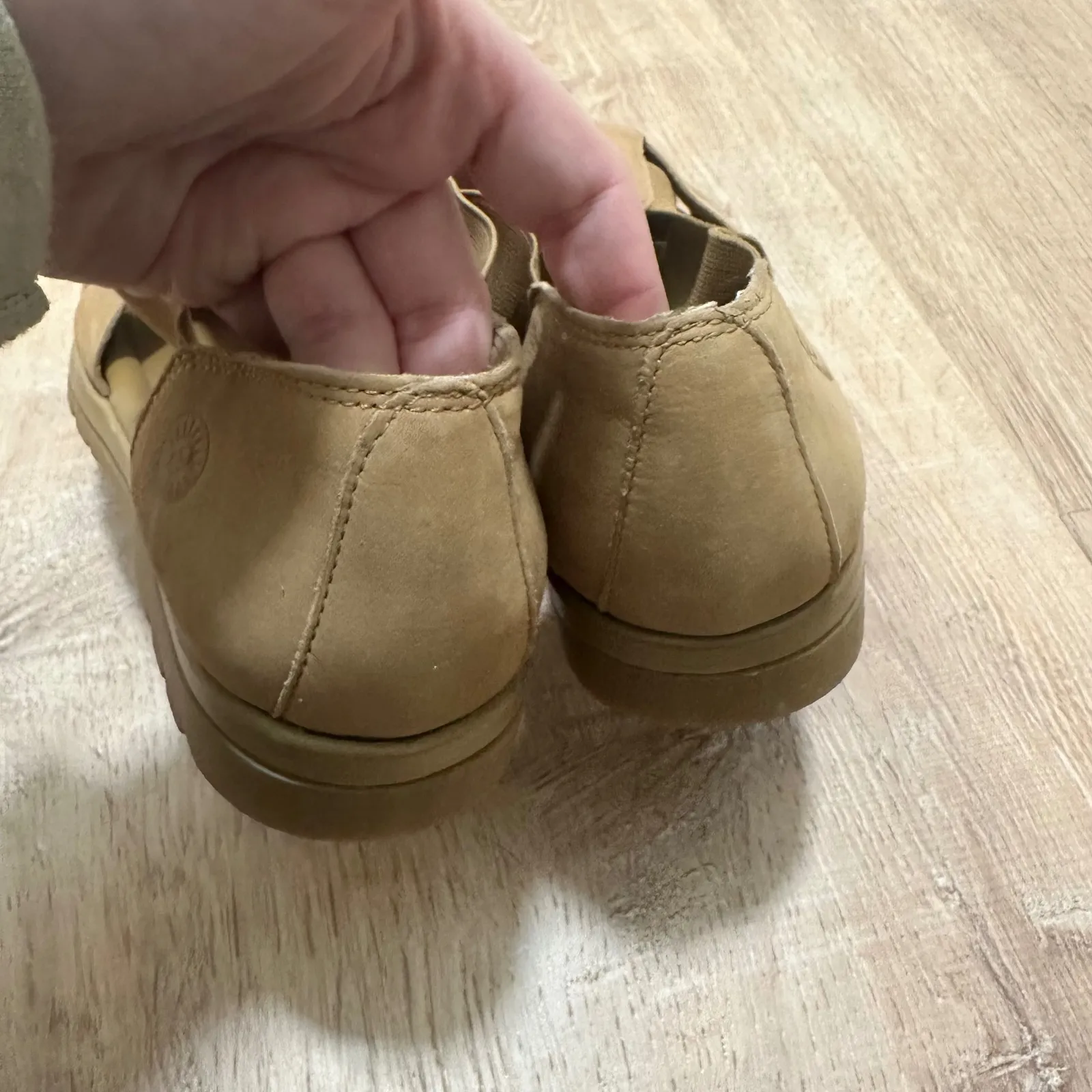 EARTH SHOES | Women's Tan Leather Elastic Strappy Fisherman Sandals Brown Size 6.5 - Image 5