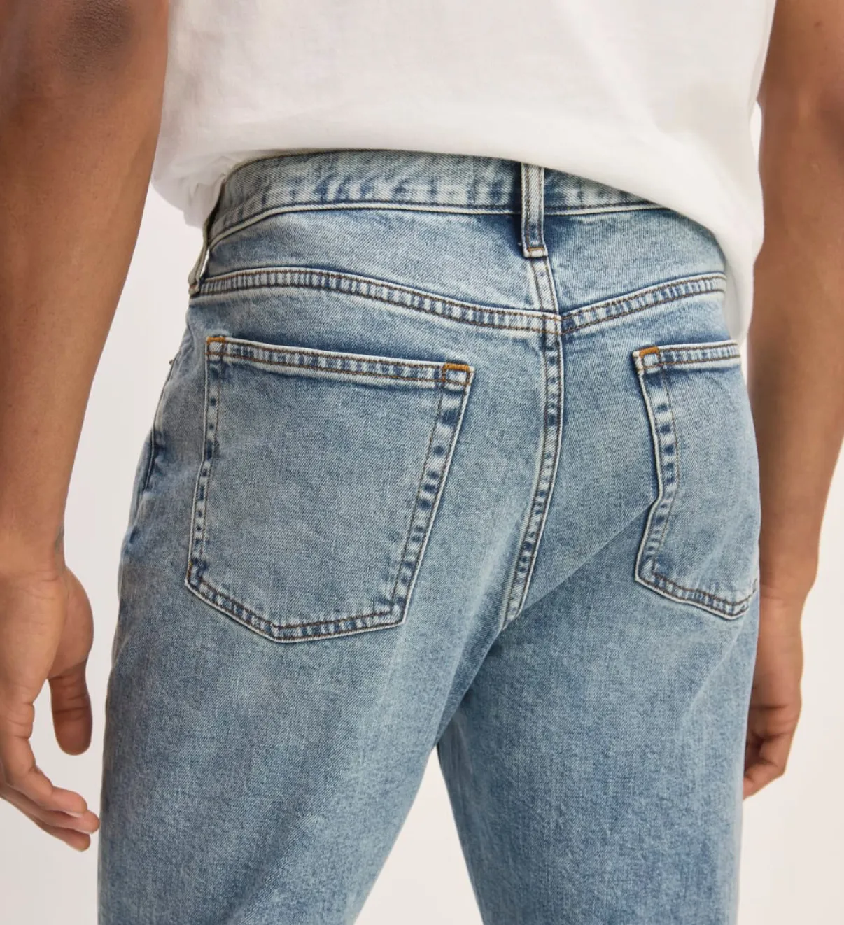 MENS / PANTS - CHINOS, KHAKIS & DRESS PANTS THE ORGANIC COTTON STRAIGHT-LEG JEAN - Image 4