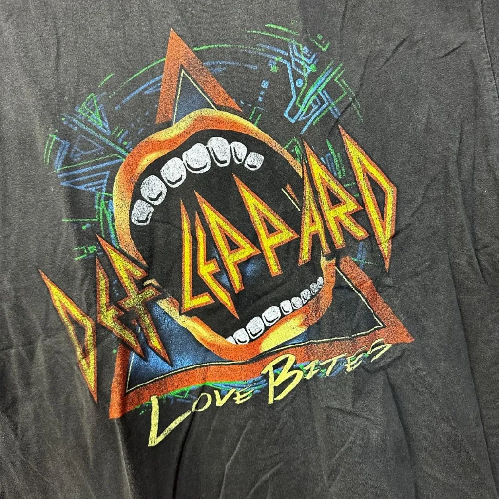 Def Leppard Loves Bites Mineral wash Rock Tshirt size Large  - Image 4