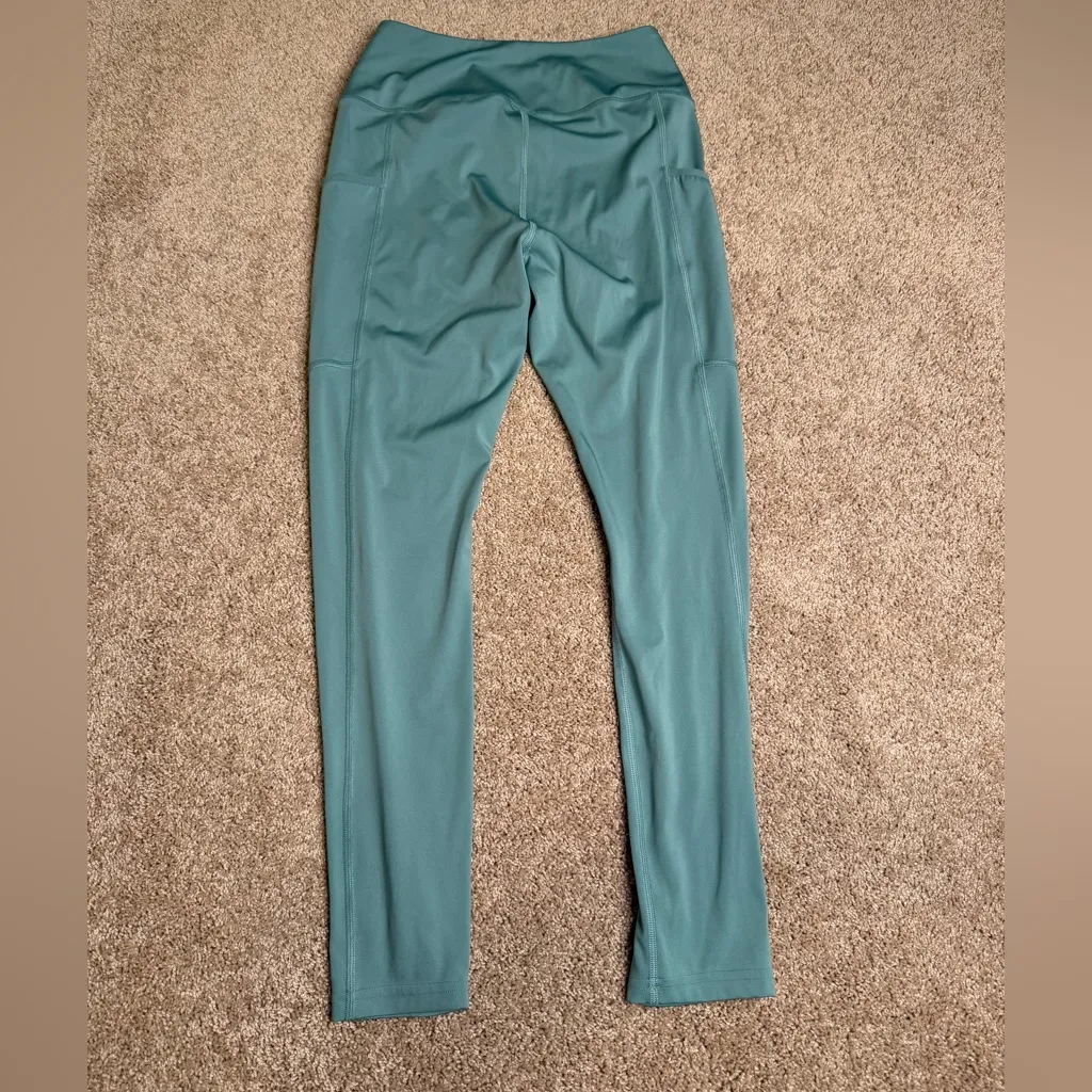 Gymshark Pocket Leggings Size Medium - Image 4