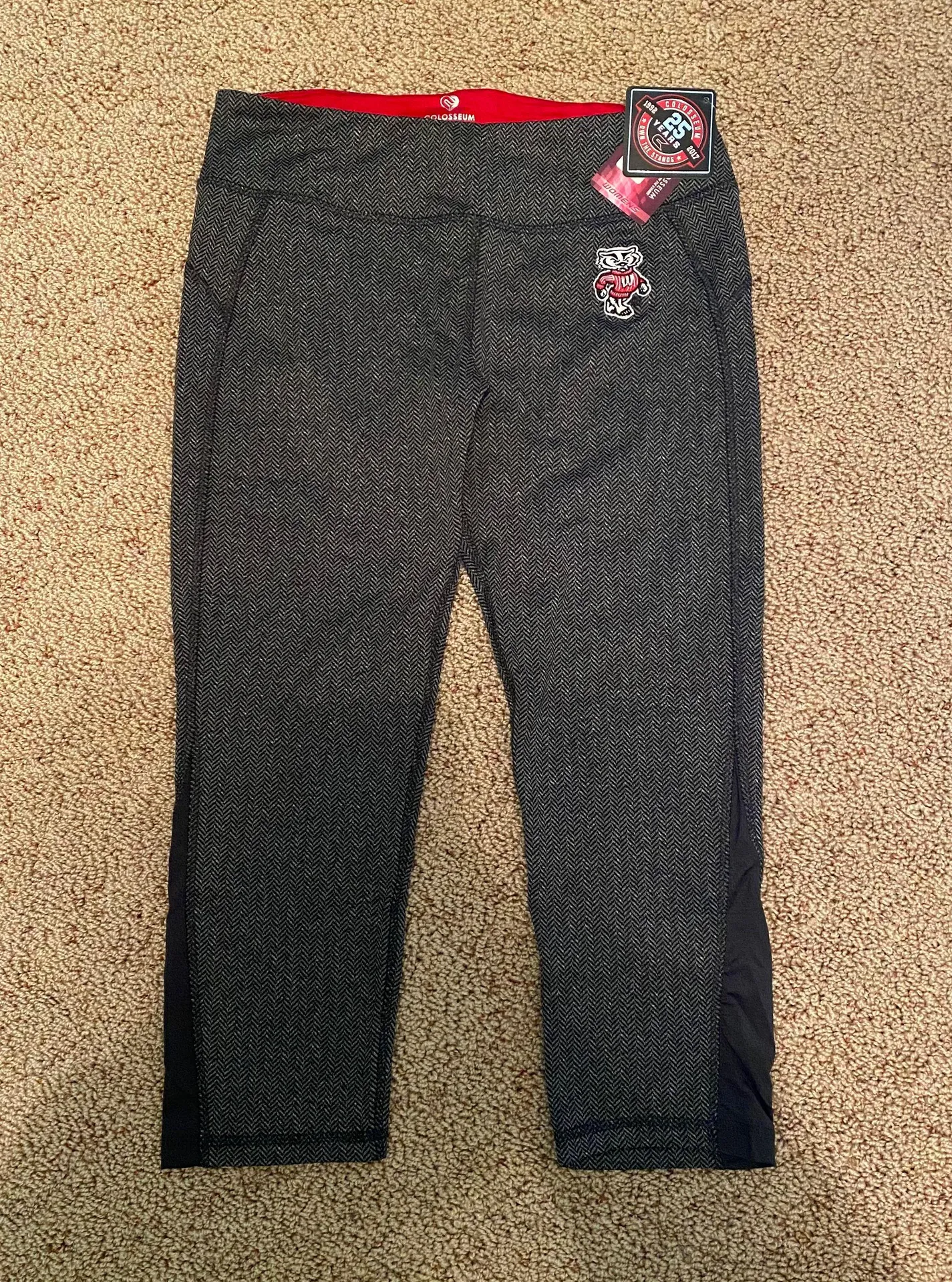 ‼️ Wisconsin Badgers Crop Leggings‼️ - Image 2