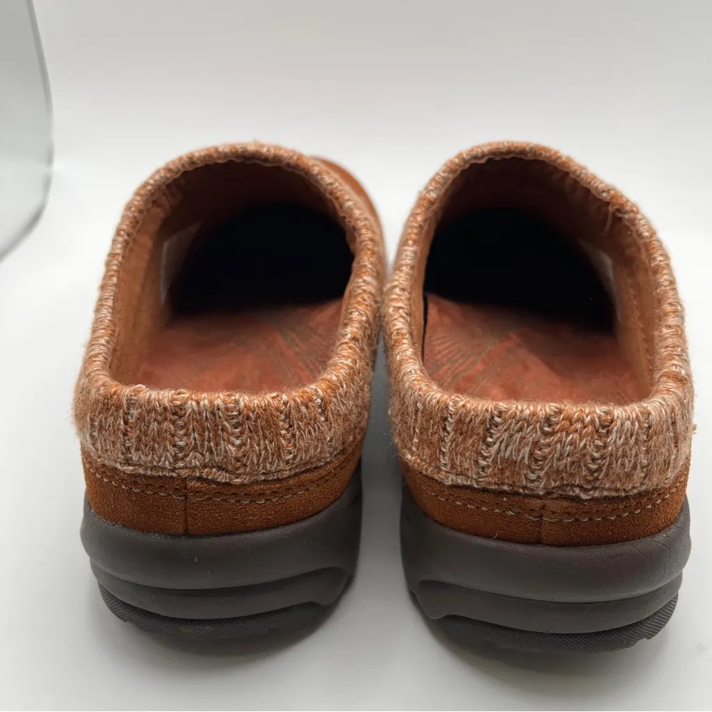 NWOB Vionic Womens Shoes Arbor Size 6.5 Brown Leather Slip On Clogs - Image 4