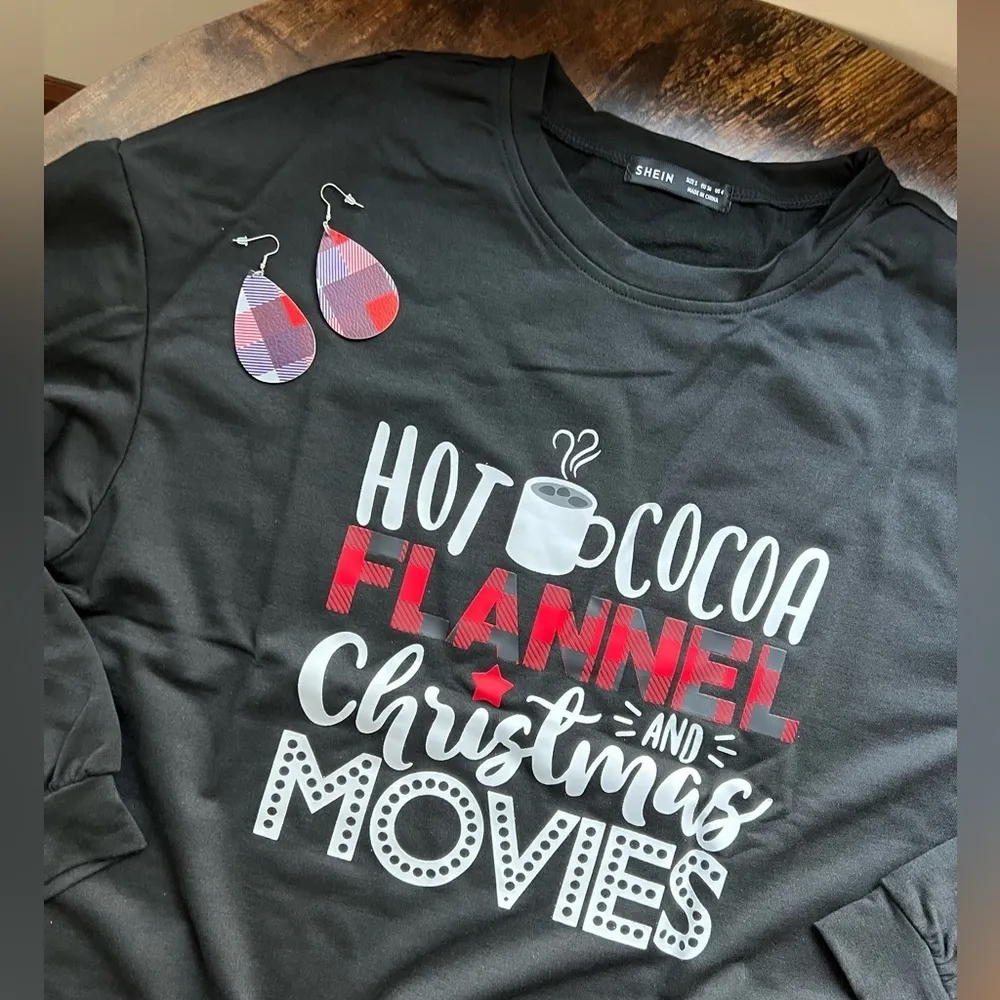 BUNDLE: 1 pullover hoodie woman’s sweatshirt + earrings  Size: S - Image 2