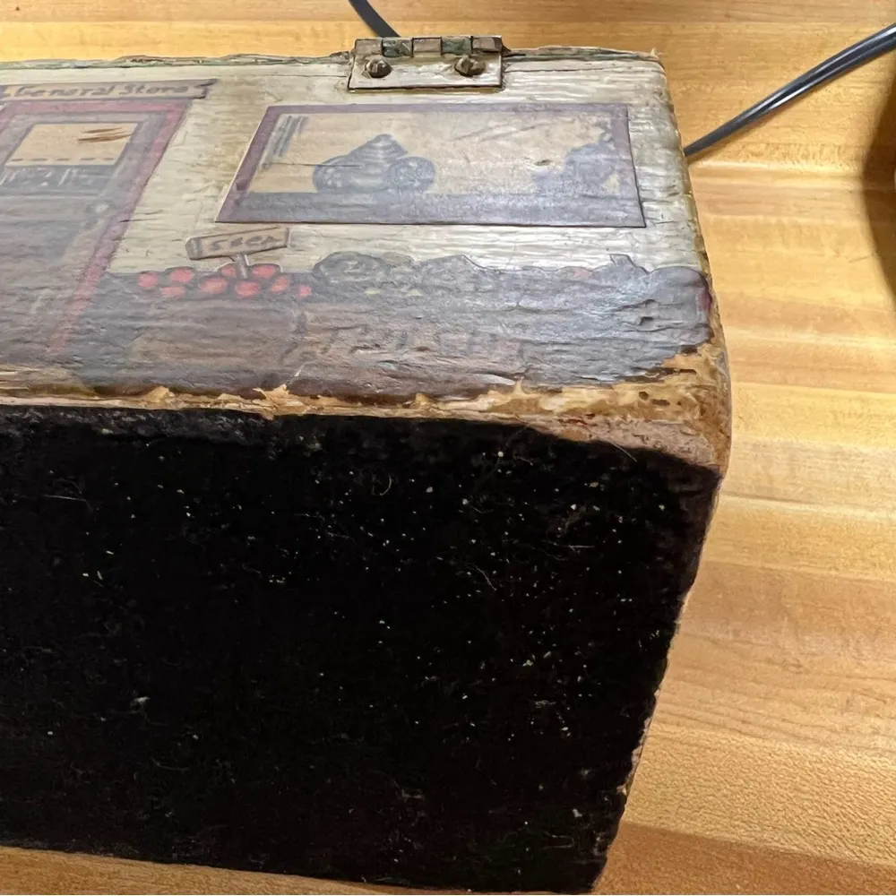 Vintage 60s wooden box purse general store cottage scene Red and Beige - Image 11