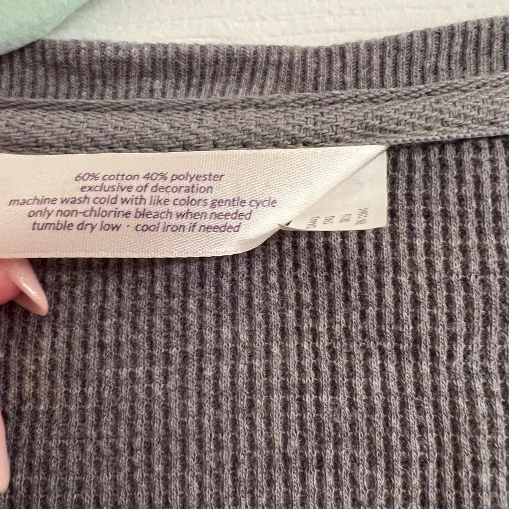 Cacique Grey Thermal Tee - size 14/16 - Image 5