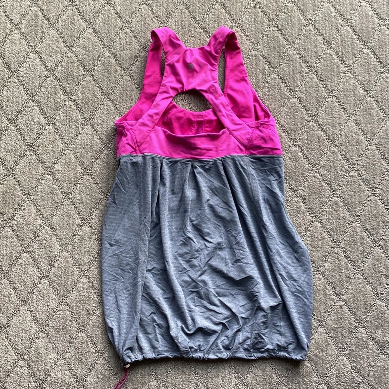 Lululemon pink grey shelf bra draw string hem size 8 athletic workout exercise - Image 6