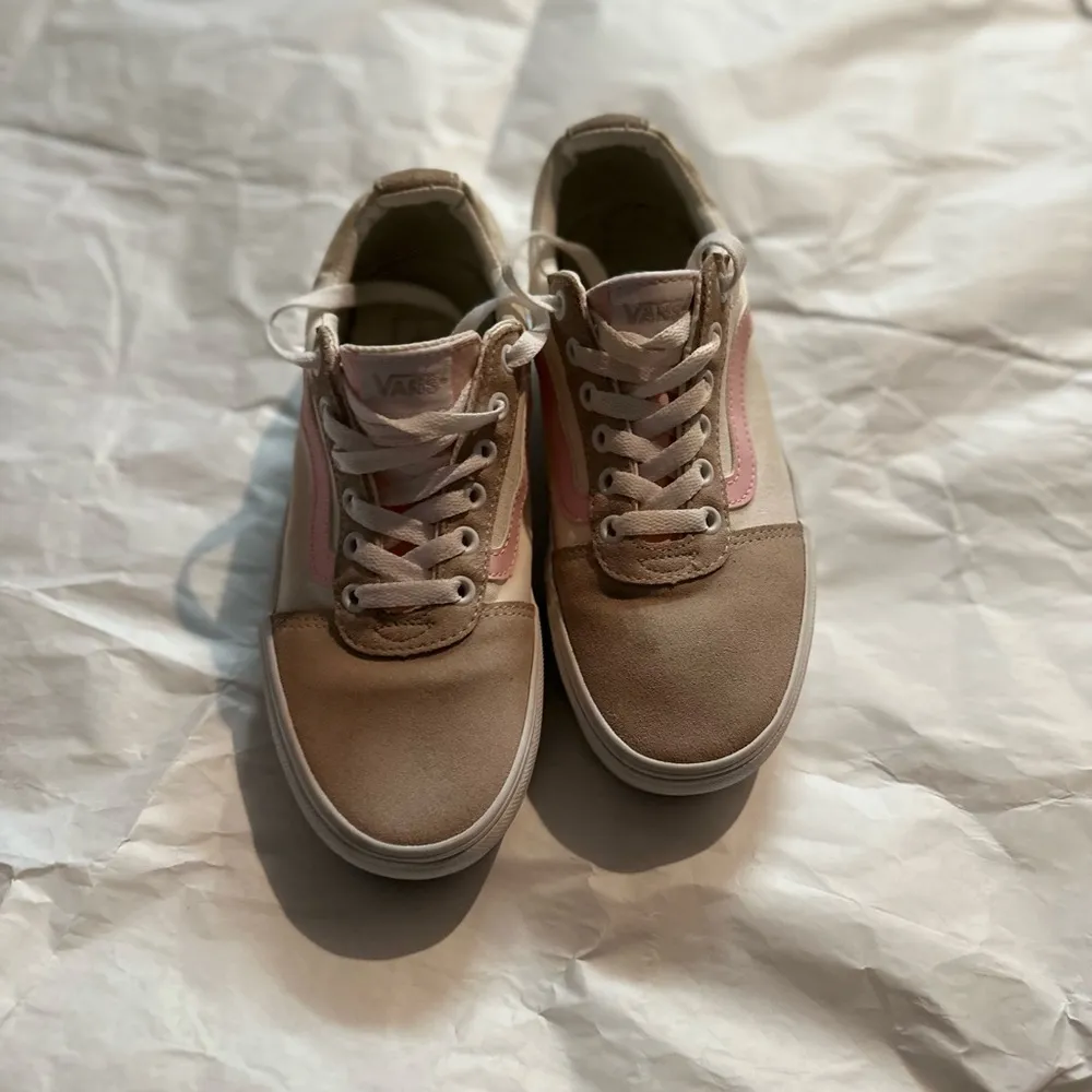 Vans Women's Pink and Cream Sneakers - Image 7