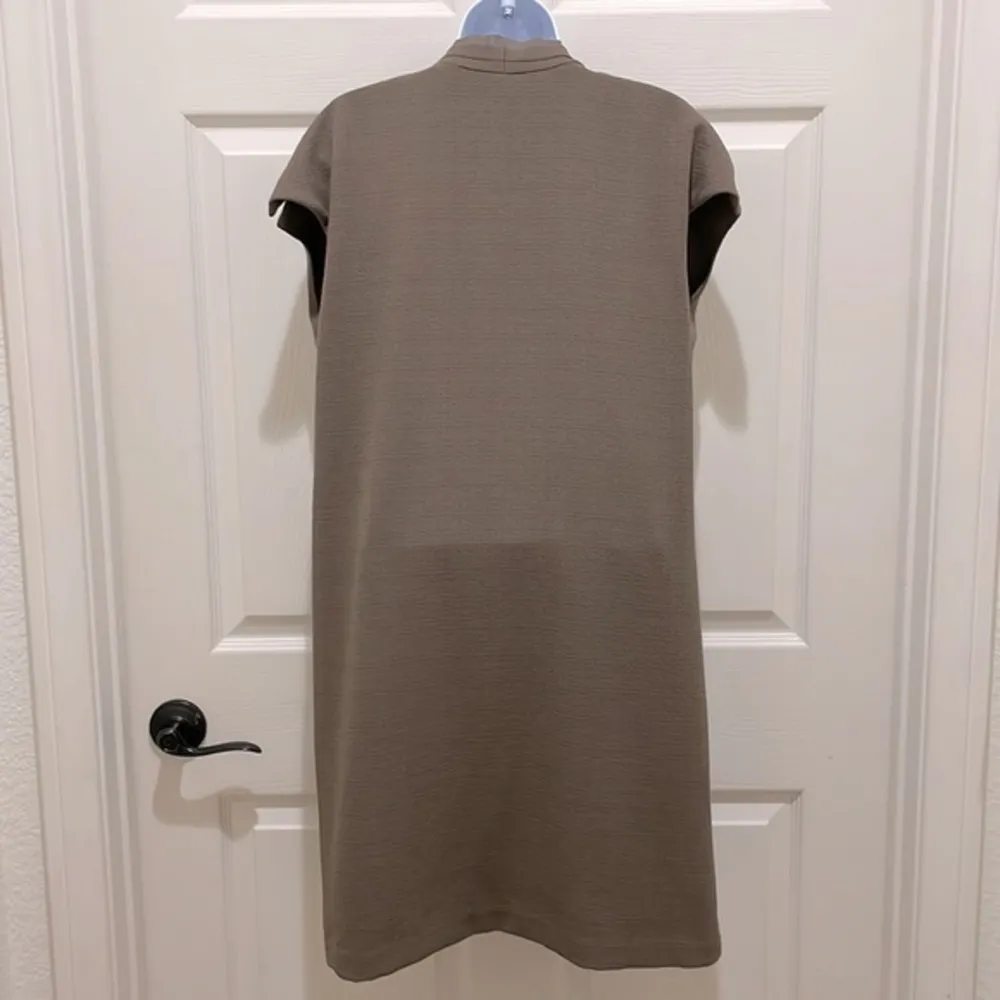 Carmen Marc Valvo Taupe V-Neck Sheath Dress - Image 2