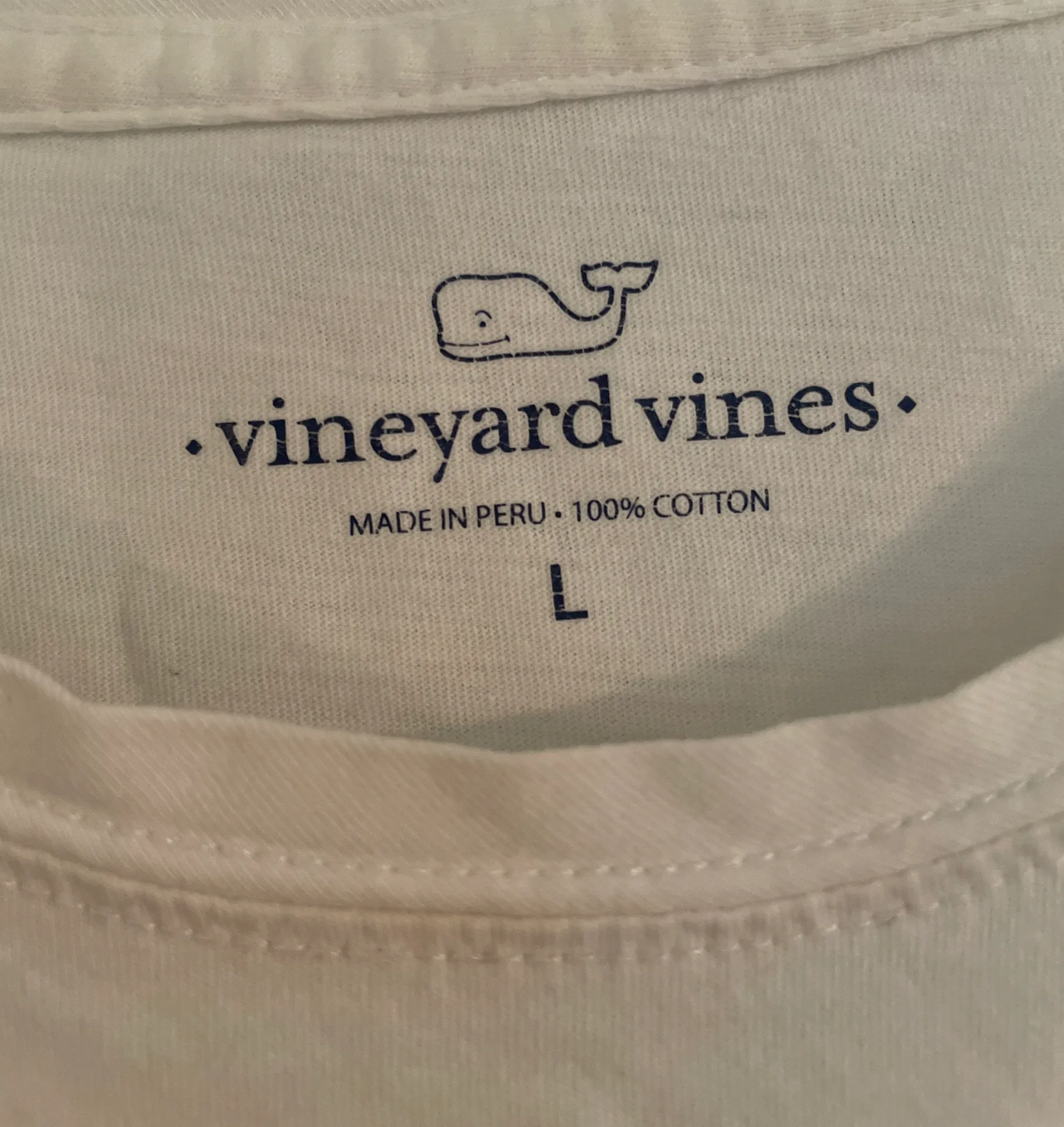 Vineyard Vines T-shirt - Image 4