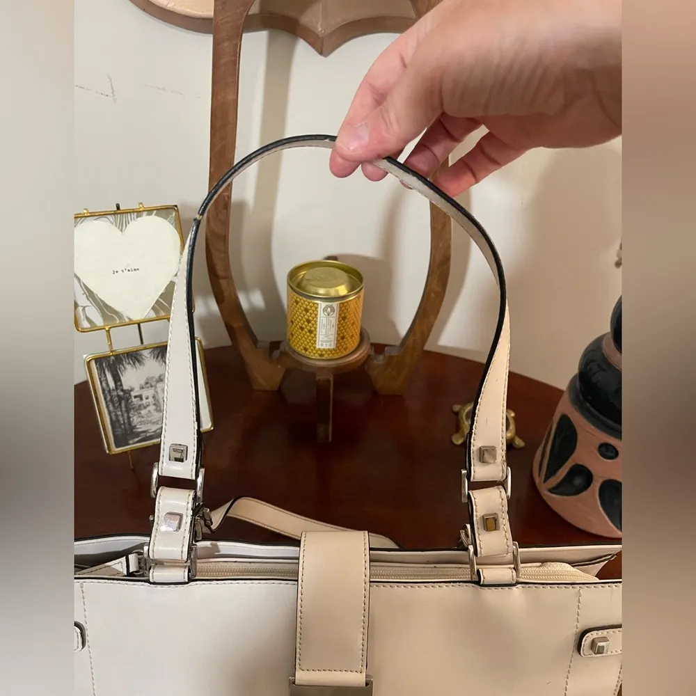 Vintage Y2K Guess White Shoulder Bag with Silver Details Satchel PU - Image 3