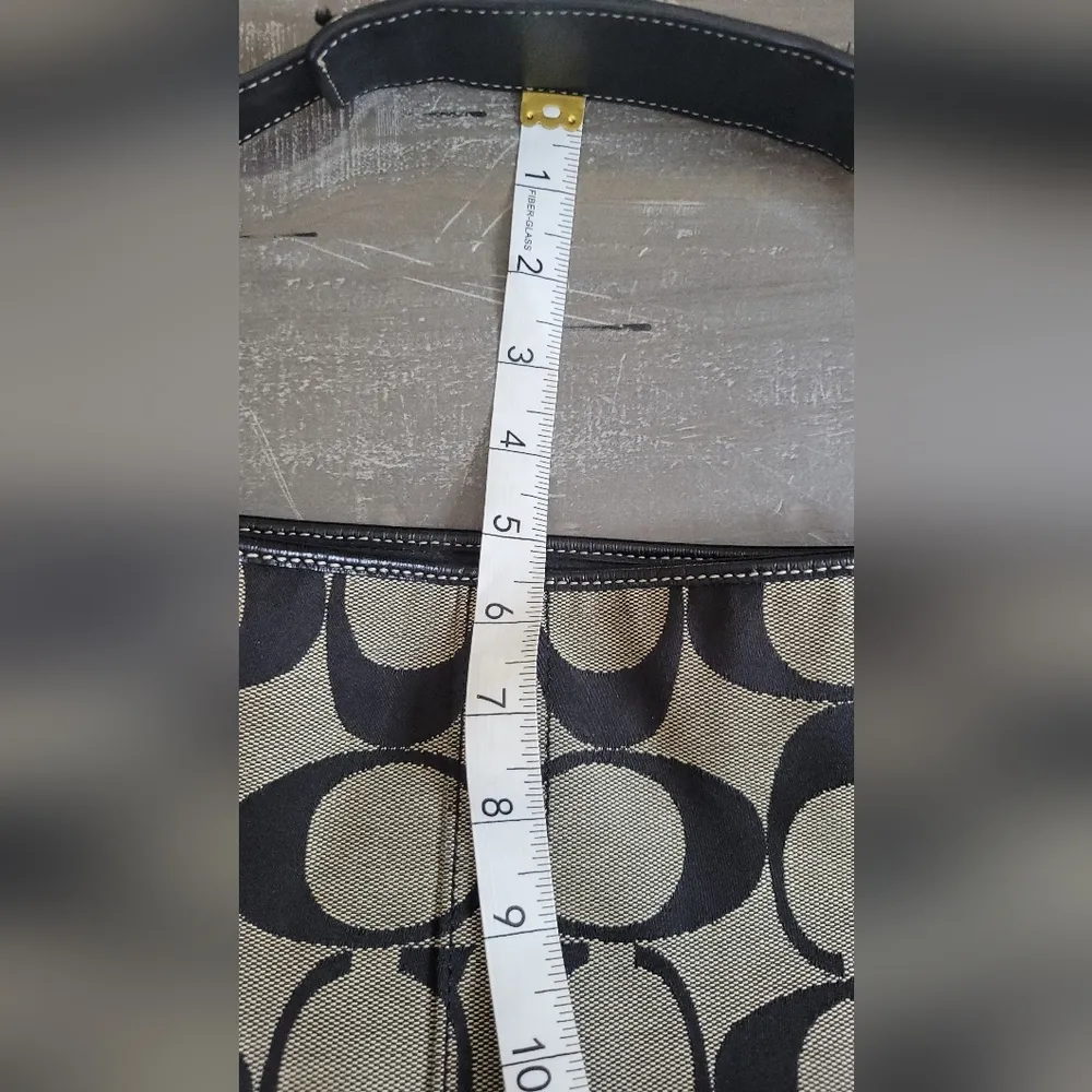 Coach Vintage Shoulder Bag K0671-10627 - Image 4