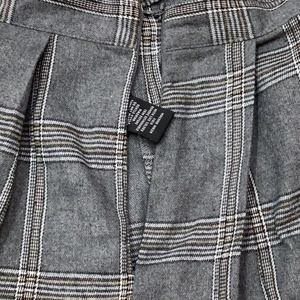 Angel Kiss Size XL Checkered Pleated Skirt. Zipper Is Broken. New With Tags - Image 3