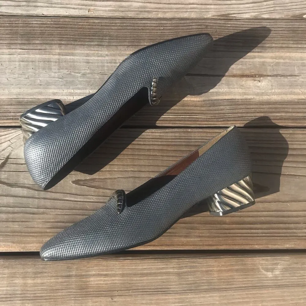 Stuart Weitzman pump with chunky heel - Image 11